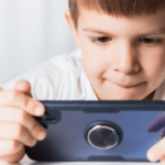 ¿El celular te está desconectando de tus hijos?
