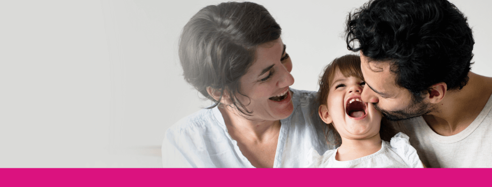 Tipos de familias ¿Cuántos conoces? • Familia nuclear. La cual a su vez puede estar divida en: o Nuclear sin hijos: Conformada por una pareja o Nuclear monoparental con hijas o hijos: Un solo progenitor con hijas o hijos o Nuclear biparental: Dos personas con hijos